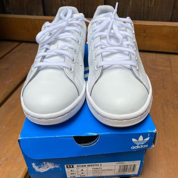 Adidas Pocahontas Custom Stan Smith - Picture 2 of 6